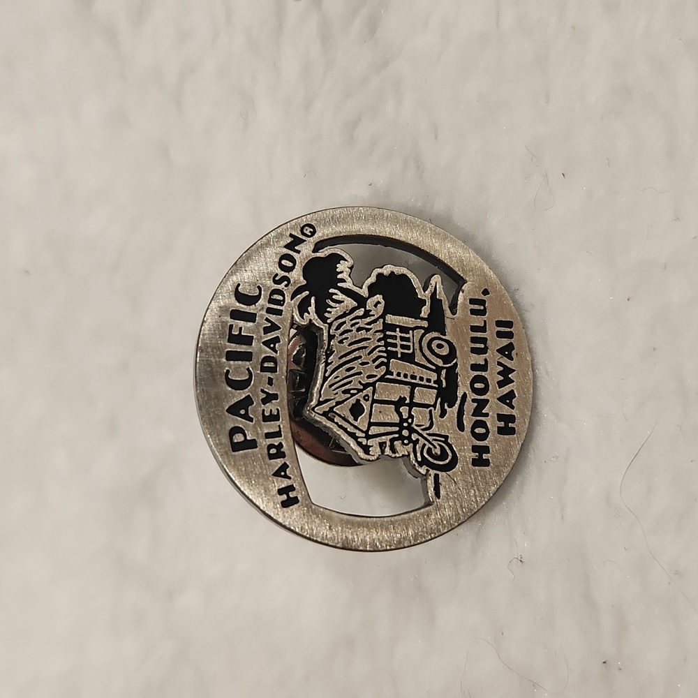 Harley Davison set of 3 collectors pins - Picture 5 of 8